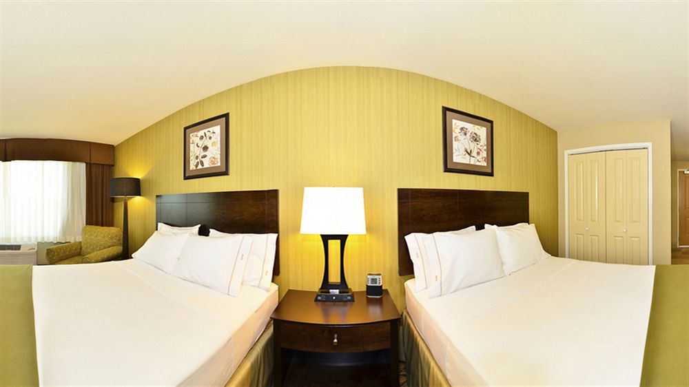 Holiday Inn Express & Suites - Williston By Ihg Exterior photo